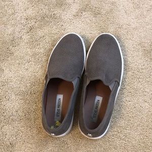 Steve Madden slip one